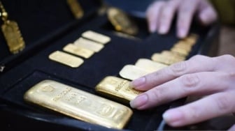 Harga Emas Tembus Rp1,9 Juta, Saatnya Beli atau Jual? Cek Strategi di Sini