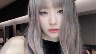 Elegan dan Edgy! Intip 4 Padu Padan Outfit Hitam ala Seulgi Red Velvet