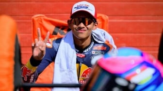 Veda Ega Pratama Juara Red Bull Rookies Cup 2025, Bakalan Dapat Rolex?