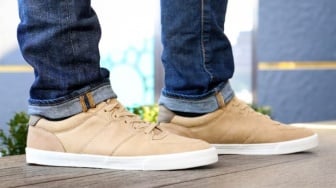 7 Pilihan Sepatu Kuliah Pria Terbaik 2025: Penuh Gaya, Nyaman dan Anti Bokek!