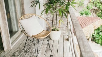 6 Ide Desain Rumah dengan Teras Kecil, Pakai Warna Ini agar Tampak Lebih Luas
