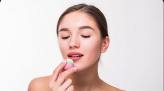5 Rekomendasi Lip Scrub Terbaik: Bibir Cerah, Lembut, dan Bebas Pecah-Pecah