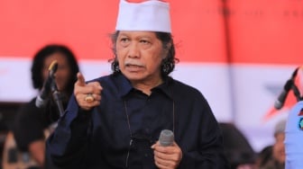 Bukti Cak Nun Sudah Prediksi Iran Diserang Israel dan Amerika Sejak 2012