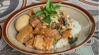 Sepiring Nasi Tumpang di Hari Raya, Cerita Persaudaraan yang Tak Terlupakan