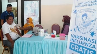 Demi Tingkatkan Kesehatan Masyarakat, LamiPak Salurkan Vaksin Influenza ke Puskesmas Cikande