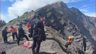 Pendaki Asal Brasil Ditemukan, Tersangkut di Tebing Sekitar 500 Meter Tak Bergerak