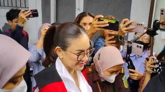 Tak Diberi Waktu Bicara ke Media Usai Sidang, Nikita Mirzani Marah-Marah ke Jaksa