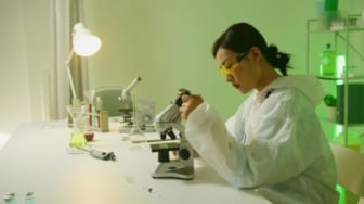 Perempuan Muda di Bidang STEM, Buktikan Sains dan Teknologi Bisa Jadi Jalan untuk Ubah Dunia