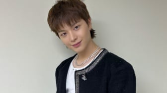 Weightless oleh Yook Sungjae: Hidup Terasa Lebih Ringan Saat Jatuh Cinta