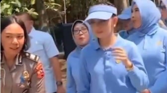 Kepergok 'Diservis' Polwan hingga Tasnya Dibawakan, Selvi Ananda Banjir Sindiran: Manja Amat Lu!