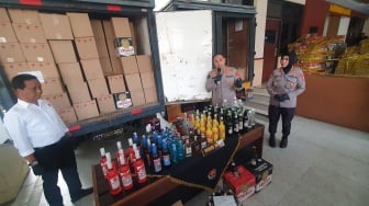 13 Ribu Botol Miras Ilegal Disita di Jogja, 36 Orang Jadi Tersangka