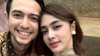 Istri Rifky Balweel Biby Alraen Lepas Jilbab, Penampilannya Bikin Pangling