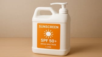 3 Sunscreen Ukuran Jerigen: Lebih Hemat, Awet, dan Bisa Dipakai Sekeluarga