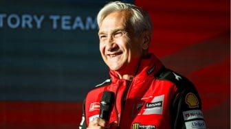 Davide Tardozzi Marah ke Penonton yang Ejek Marc Marquez: Ini Tidak Benar!