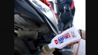 Wajib Tahu! Beda Generasi, Beda Takaran Oli Mesin Honda Beat FI