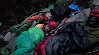Berlangsung Dramatis di Tebing, Tim Relawan Tidur Semalam Bersama Jasad Juliana Marins
