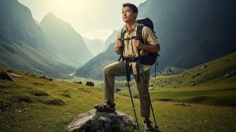 Jelajah Medan Licin Tanpa Khawatir: Ini Rekomendasi Sandal Gunung Anti Slip Harga Terjangkau!