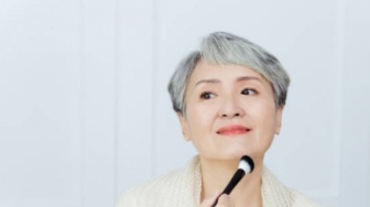Sudah 30 Tahun ke Atas? Hentikan 5 Kesalahan Skincare Ini agar Kulit Tetap Awet Muda