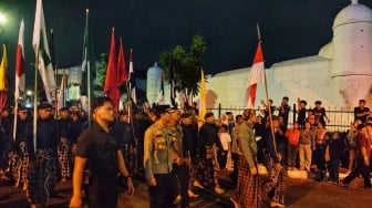 Mubeng Beteng: Ritual Diam Kelilingi Keraton Yogyakarta yang Jadi Magnet Wisatawan, Ini Maknanya