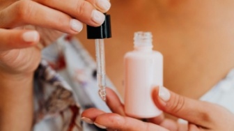 6 Pilihan Serum Wajah yang Bagus untuk Memutihkan, Dijamin Ampuh Auto Glowing