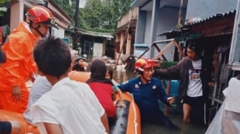 Hujan Lebat di Tangerang Sebabkan Banjir, Uwung Jaya Terendam Setinggi 1,5 Meter