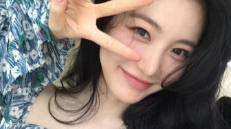 Nongkrong ke Liburan, Ini 4 Gaya Kasual ala Shin Ye Eun yang Gampang Ditiru