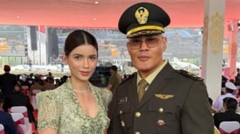 Deddy Corbuzier Jadi Stafsus, Benarkah Ada Peran Penting Sabrina Chairunnisa?
