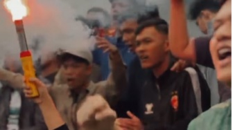 Diterpa Sumsel United, Suporter Sriwijaya FC Tetap Padati Latihan Perdana