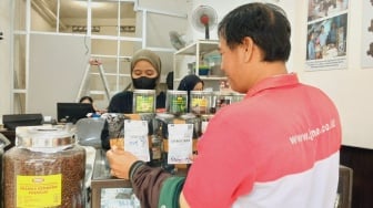 Aroma Kopi Sumsel Menyebrangi Pulau: Dari Toko Kecil ke Cangkir Nusantara Bersama JNE