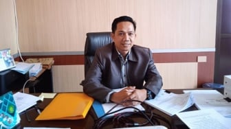 Dicopot Tanpa Surat Resmi, Eks Kepsek SMAN 10 Pilih Tak Melawan