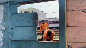 Menelusuri Jejak Aktivitas Prostitusi Tembok Berlubang di Sekitar Stasiun Jatinegara