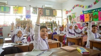 Wamen Dikdasmen Ungkap Pemerintah Masih Hitung Kalkulasi untuk Gratiskan Sekolah Sesuai Putusan MK