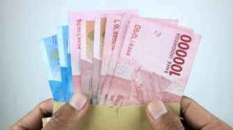 Biar Gak Nyesel di Akhir Bulan: Ini 7 Tips Hemat dari Gaji UMR yang Wajib Dicoba