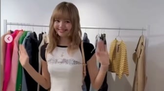 Lisa BLACKPINK Lelang Baju Demi Gaza Palestina! Berapa Harga-harganya?