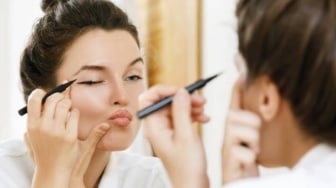 Bye Belepotan! 5 Pilihan Eyeliner Spidol untuk Pemula, Harga Dibawah Rp100 Ribu