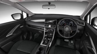 Cek Harga Mitsubishi Xpander November 2025: Spek Mewah, Harga Tetap Murah