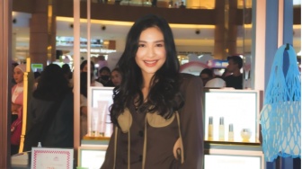 6 Ide OOTD Simpel ala Mikha Tambayong untuk Tampil Memesona saat Hangout