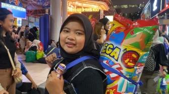 Belanja Dadakan di Jakarta Fair 2025, Rombongan Ibu-Ibu Ini Habiskan Rp1 Juta Buat Oleh-Oleh