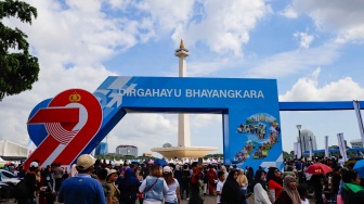Warga Serbu Monas untuk Rayakan HUT ke-79 Polri