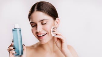 5 Rekomendasi Toner AHA BHA untuk Eksfoliasi: Angkat Sel Kulit Mati, Bikin Wajah Halus