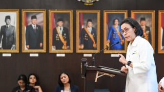 Sri Mulyani "Nyentil" DPR: Tepuk Tangan Loyo Meski Ekonomi Tumbuh, Belum Makan Siang Ya, Pak?