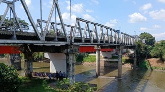 Mahasiswi Lompat dari Jembatan Jurug, Tinggalkan Pesan: 'Aku Pergi Ya, Bu Maaf Aku Tak Sekuat Ibu'