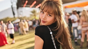 Simpel tapi Trendi, Ini 4 Inspirasi Gaya Kasual Nyaman ala Lisa BLACKPINK