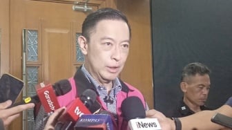Makan Gula di Persidangan karena Bete, Tom Lembong Tantang Jaksa: Apa Akhir Pekan Saya Sakit?