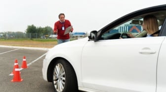 5 Rekomendasi Mobil Bekas dengan Sensor Parkir: Fitur Canggih, Mulai Rp100 Jutaan
