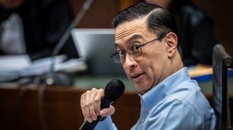 Thomas Lembong: Kenapa Tidak Ada Tersangka dari Koperasi Polisi dan Angkatan Darat?