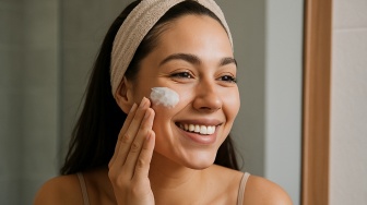 5 Sunscreen SPF 50 Terbaik untuk Kulit Berjerawat, Terasa Ringan Lebih Cepat Meresap