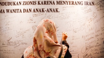 Kedutaan Iran di Jakarta Gelar Acara Duka Cita, Warga Tunjukkan Dukungan
