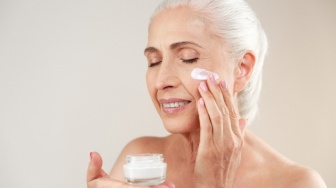 5 Rekomendasi Moisturizer Terbaik untuk Anti Aging dan Mencerahkan Wajah