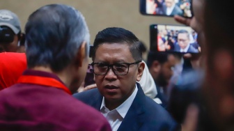 Hasto Kristiyanto Teriak Merdeka Berkali-kali usai Dituntut 7 Tahun Penjara